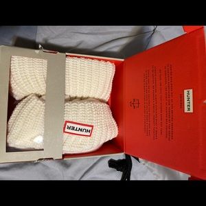 Cream cable knit Hunter boot socks